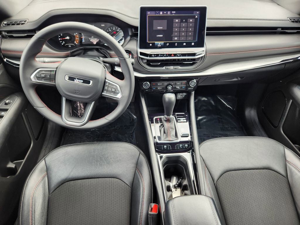 Used 2024 Jeep Compass Trailhawk image 16