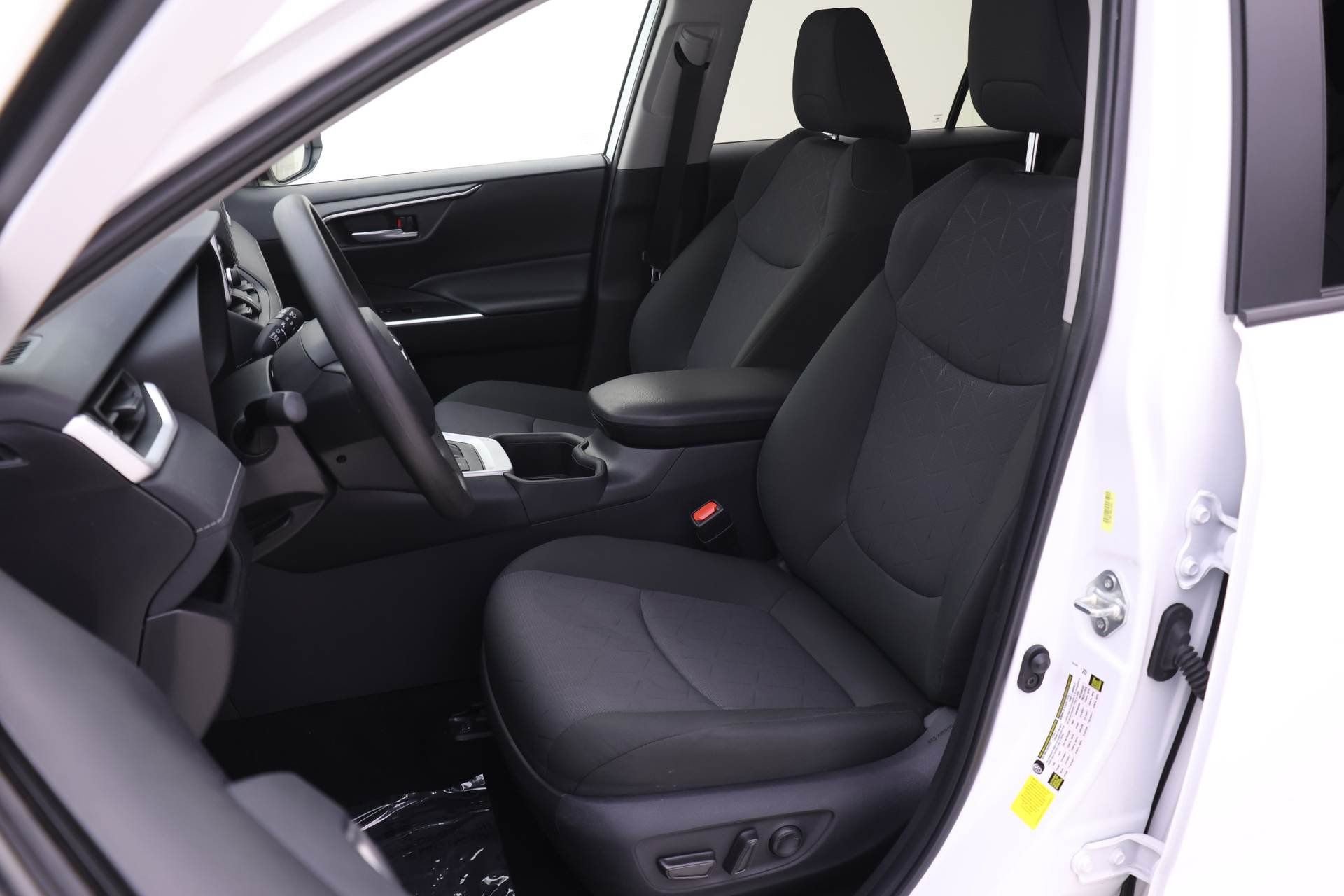 Used 2024 Toyota RAV4 XLE image 4