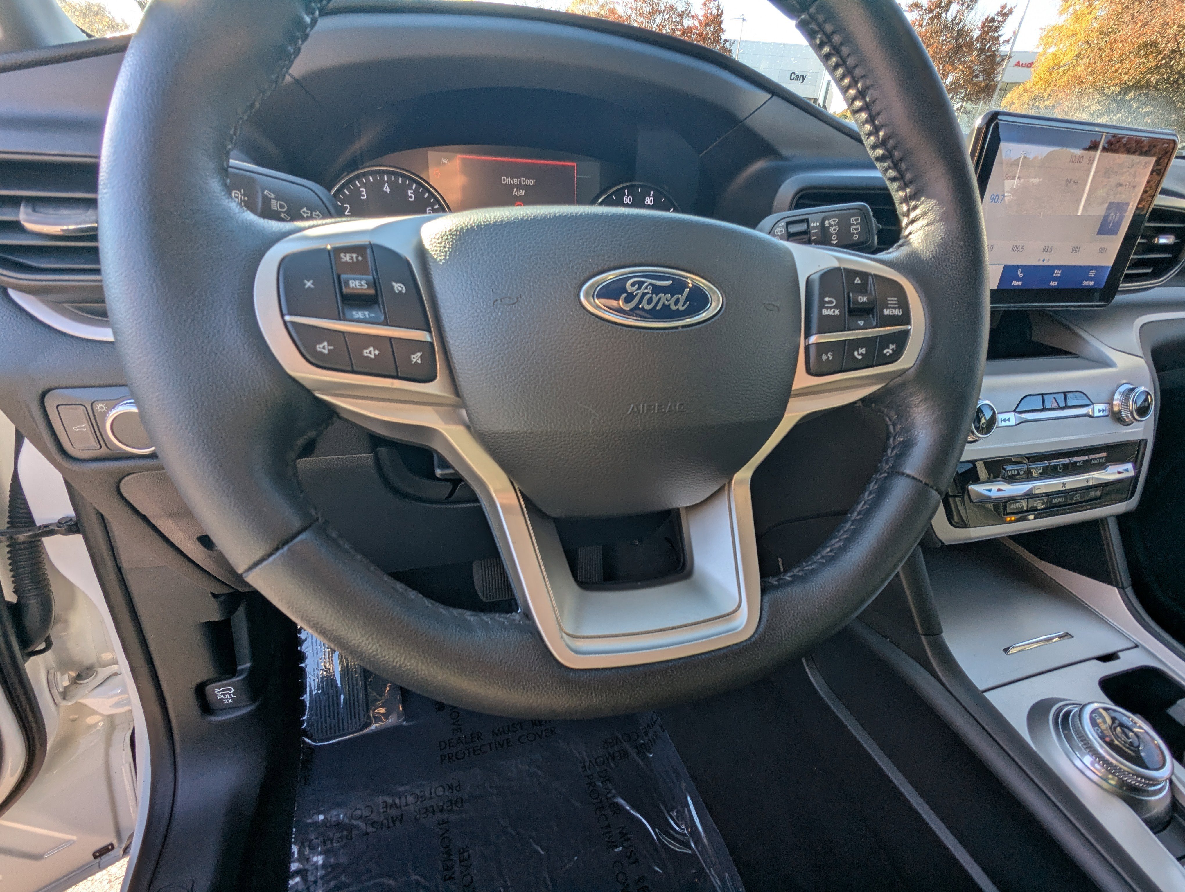Used 2022 Ford Explorer XLT image 21