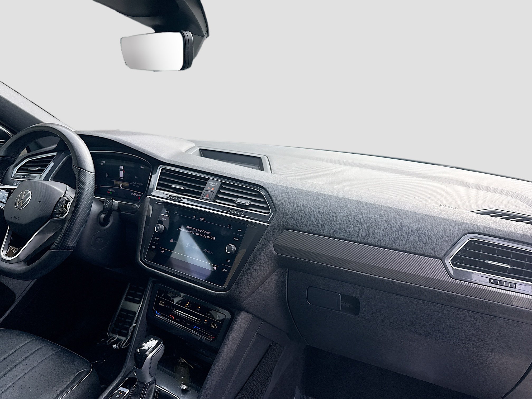 Certified 2023 Volkswagen Tiguan SE R-Line FWD image 32