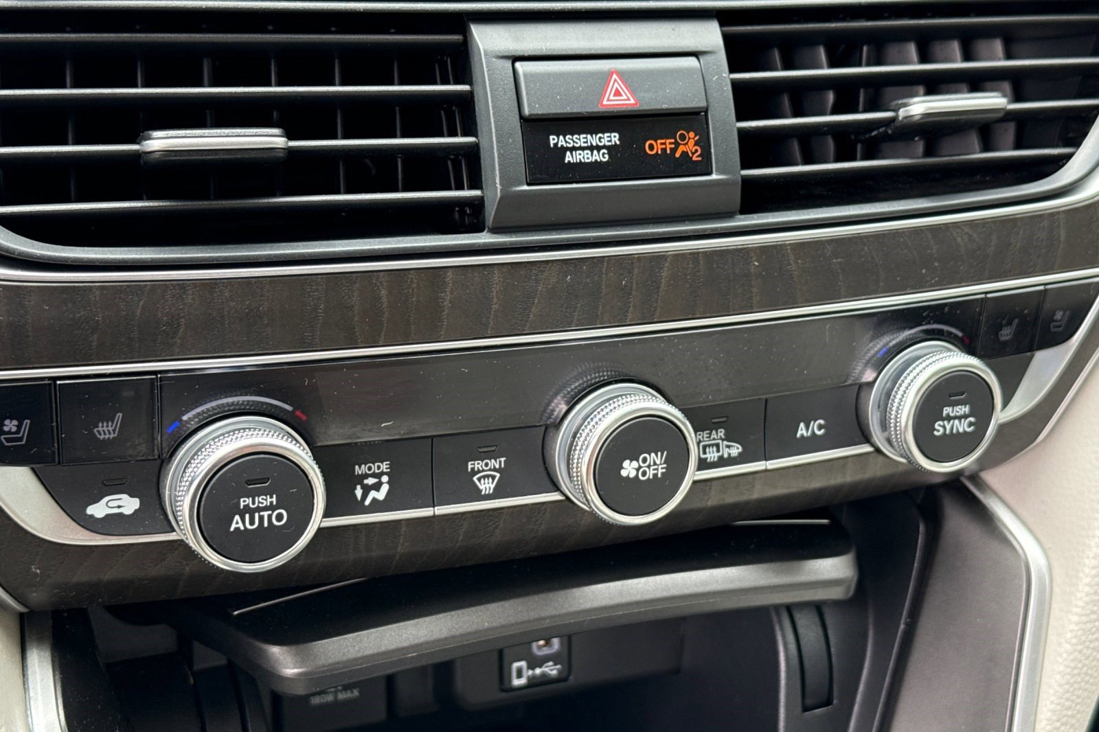 Used 2018 Honda Accord Touring image 18