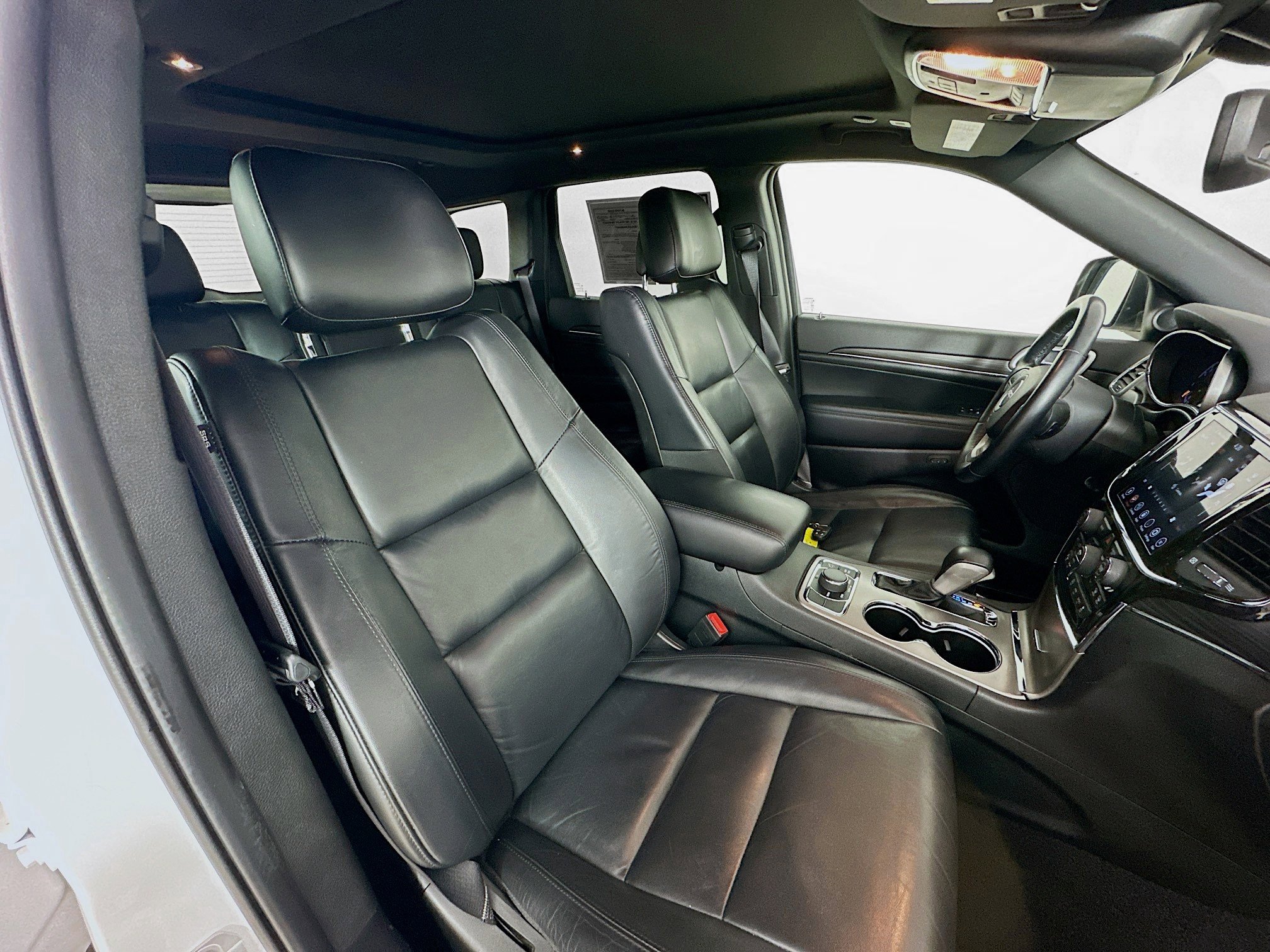 Used 2022 Jeep Grand Cherokee Limited w/ Trailer Tow Group IV image 37