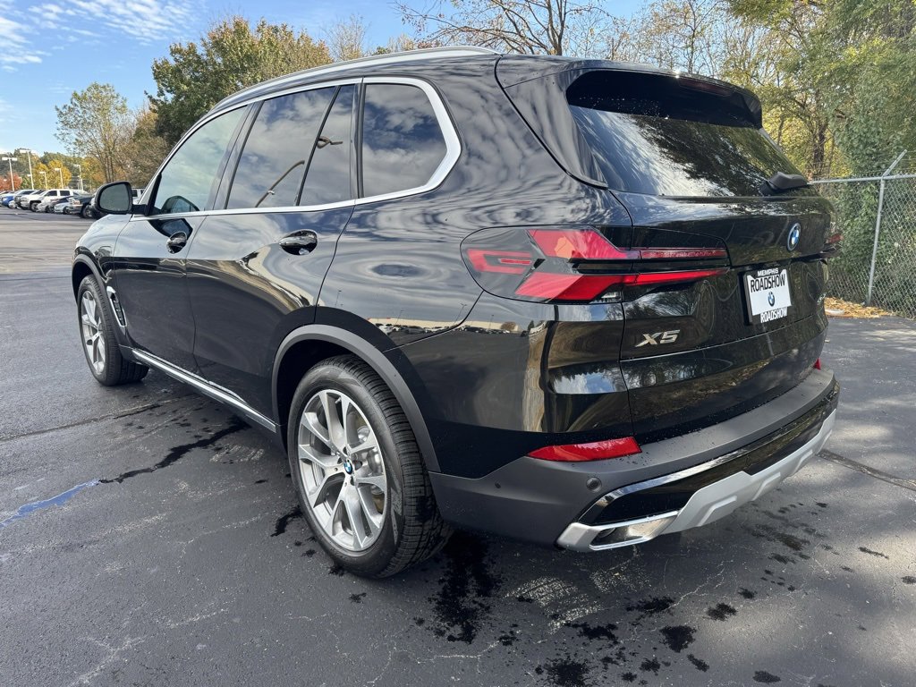New 2026 BMW X5 xDrive50e w/ Executive Package image 3