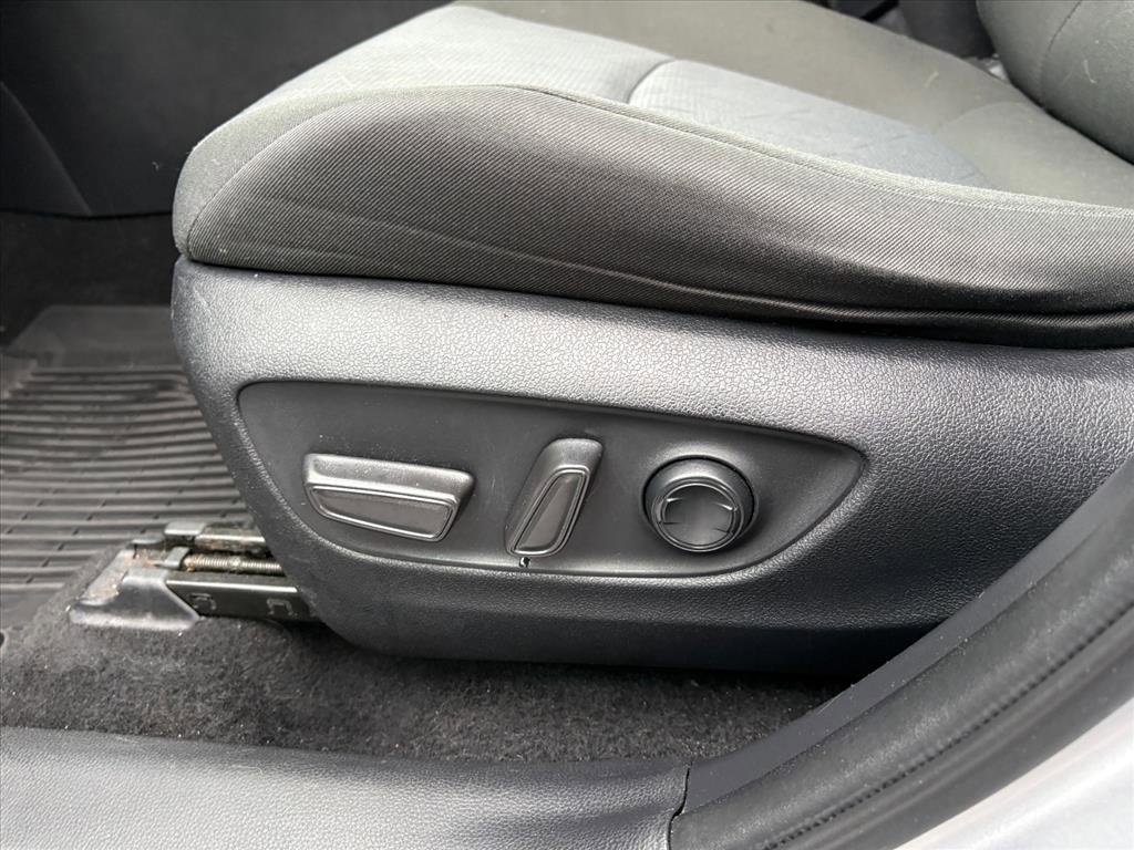 Used 2021 Toyota RAV4 XLE image 17