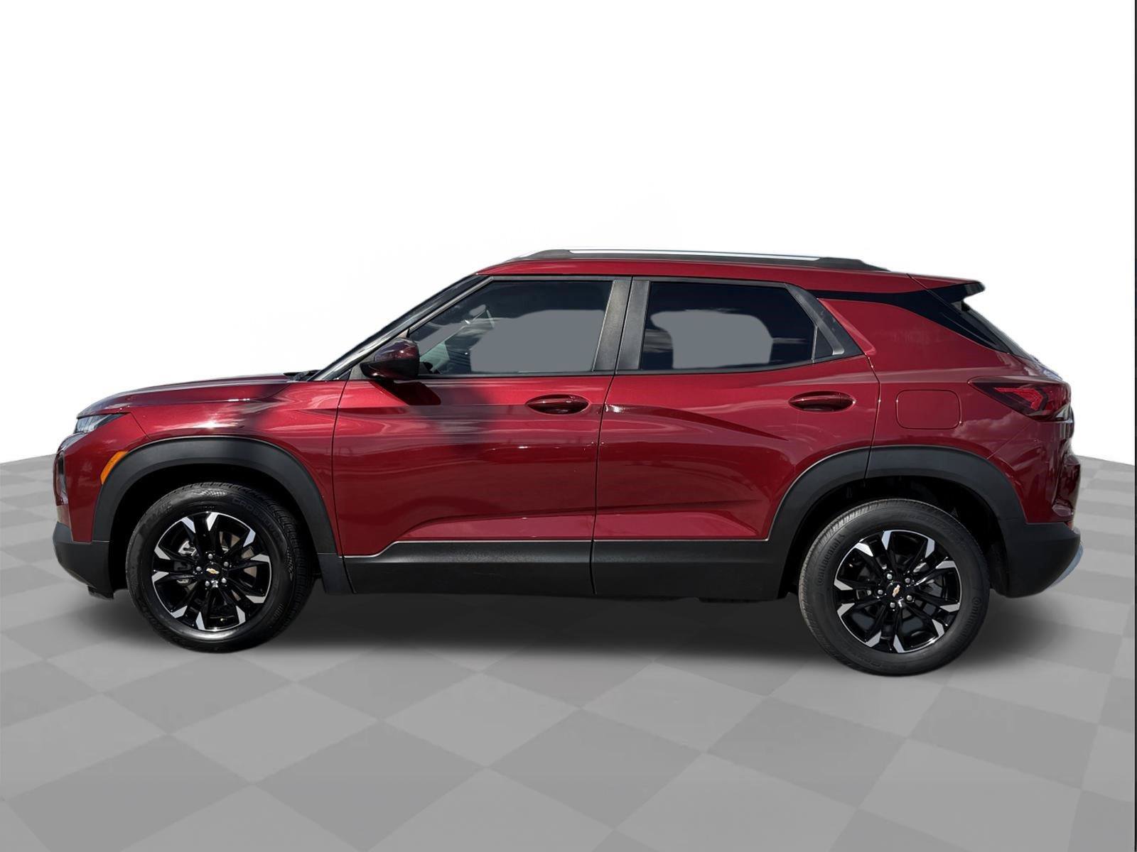Used 2023 Chevrolet TrailBlazer LT w/ Convenience Package FWD image 2