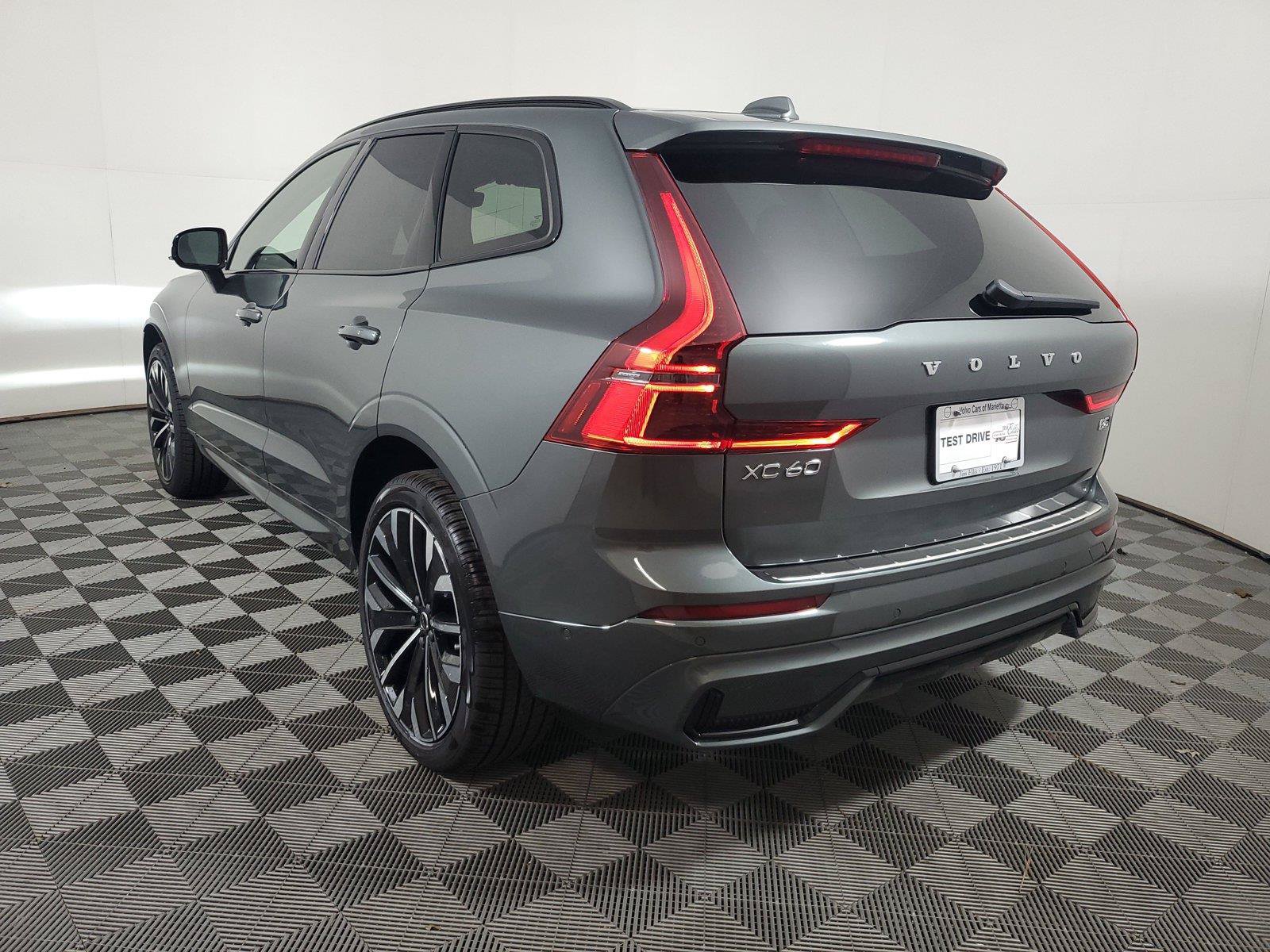 New 2027 Volvo XC60 B5 Ultra AWD/4WD image 4