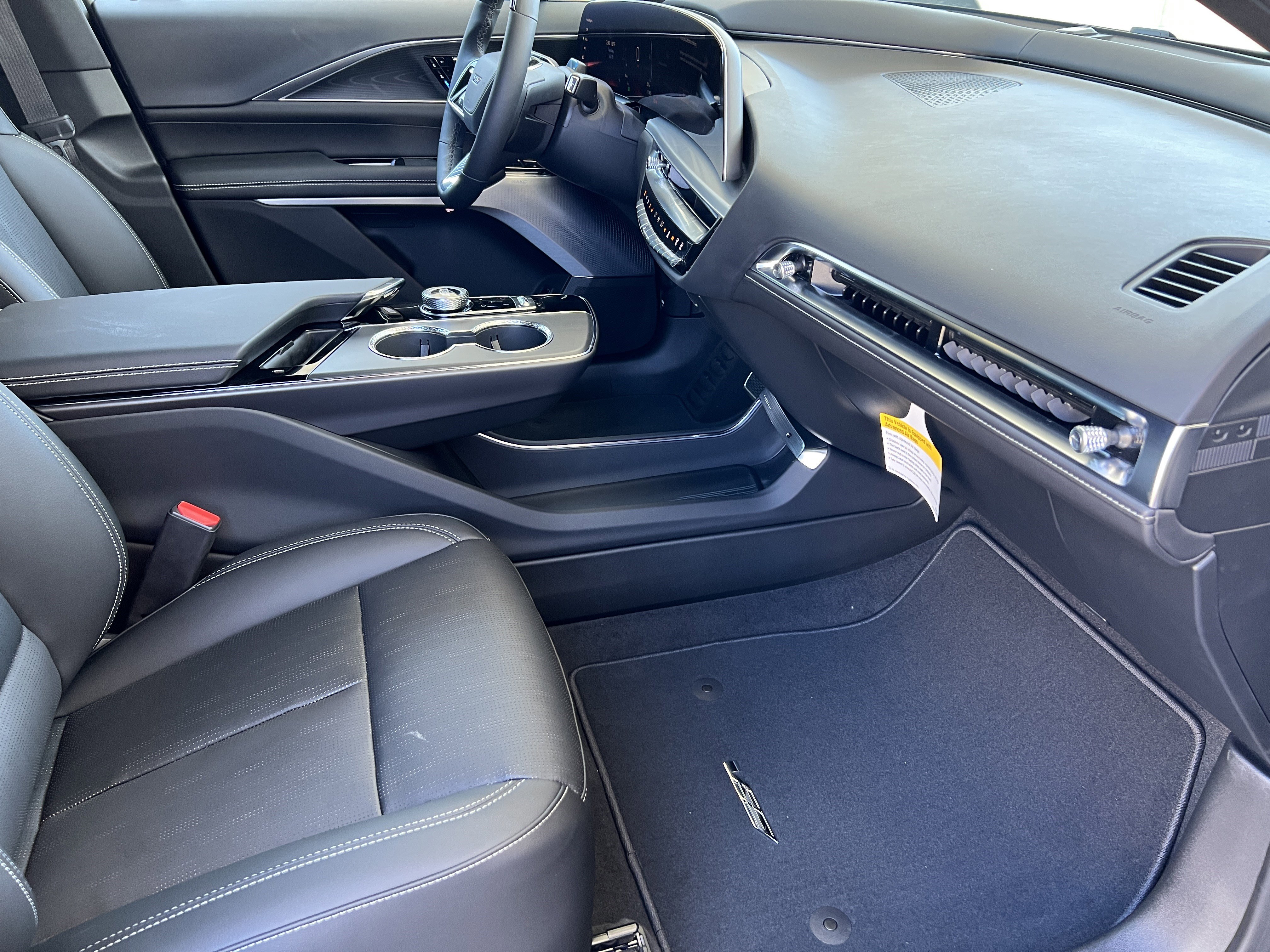 New 2026 Cadillac Lyriq V image 24