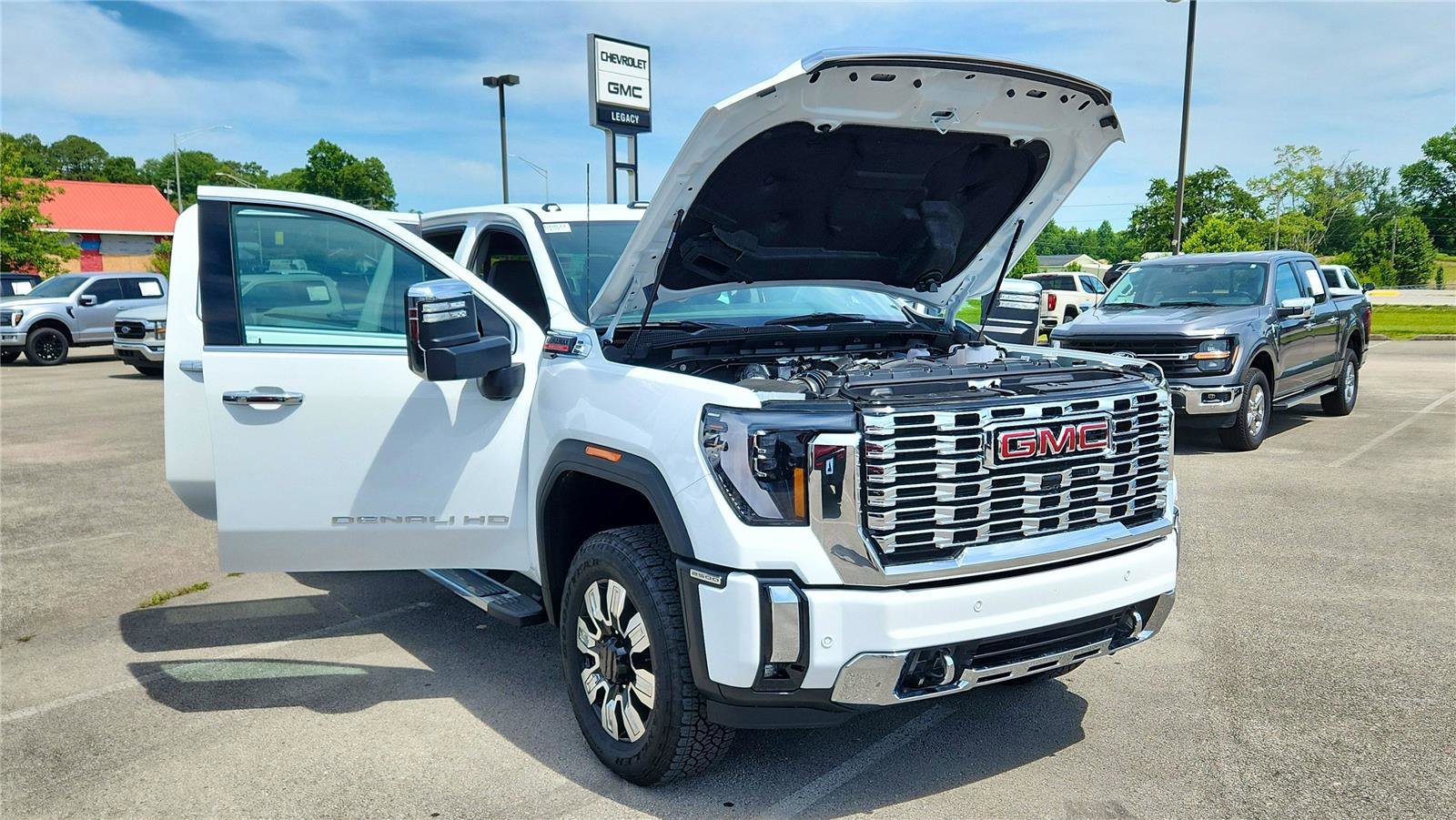 New 2026 GMC Sierra 2500 Denali AWD/4WD image 5