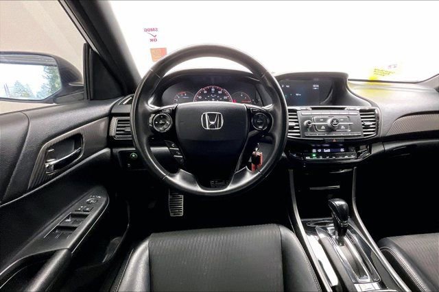 Used 2016 Honda Accord Sport image 4