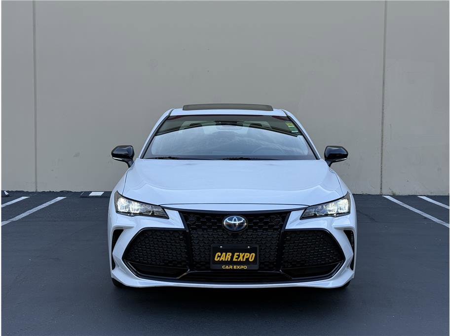 Used 2019 Toyota Avalon XSE w/ All Weather Liner Package FWD image 3