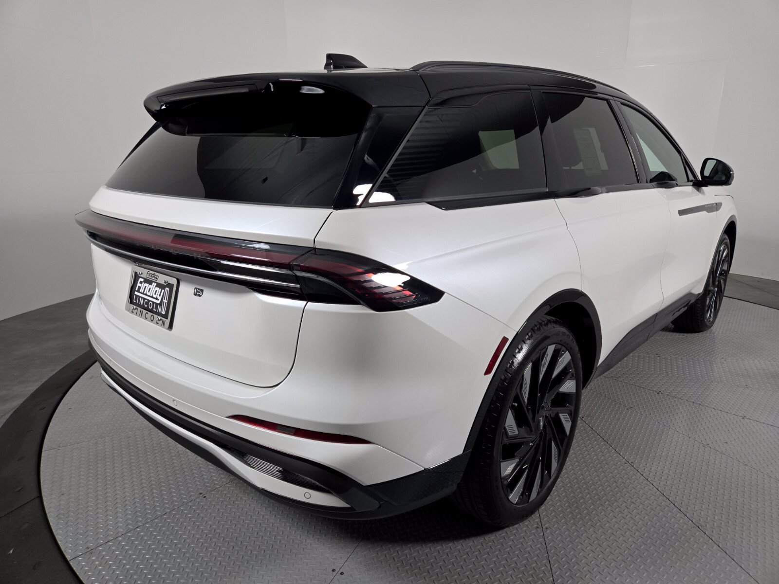 New 2026 Lincoln Nautilus Reserve w/ Jet Appearance Package AWD/4WD image 4