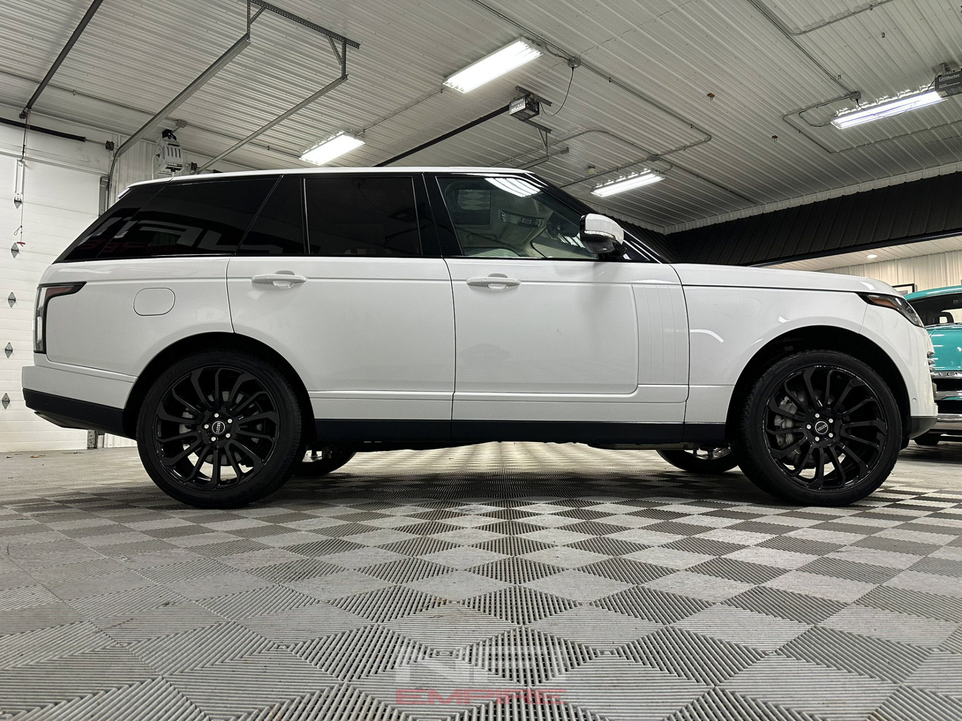 Used 2018 Land Rover Range Rover Supercharged AWD/4WD image 17