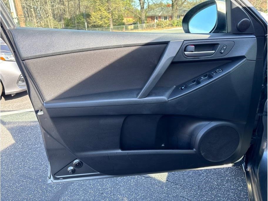 Used 2013 MAZDA MAZDA3 i Touring image 7