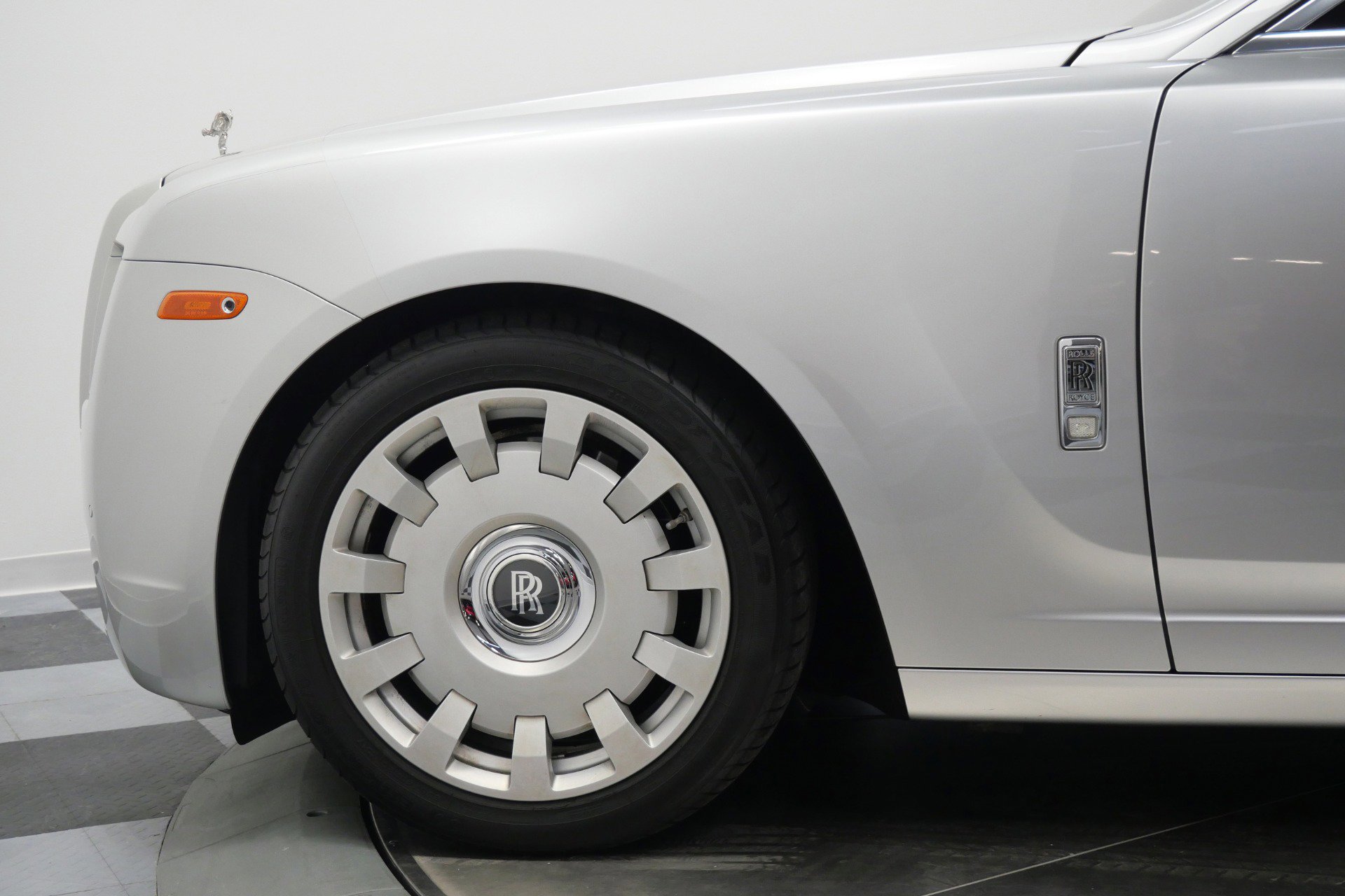 Used 2013 Rolls-Royce Ghost RWD image 50
