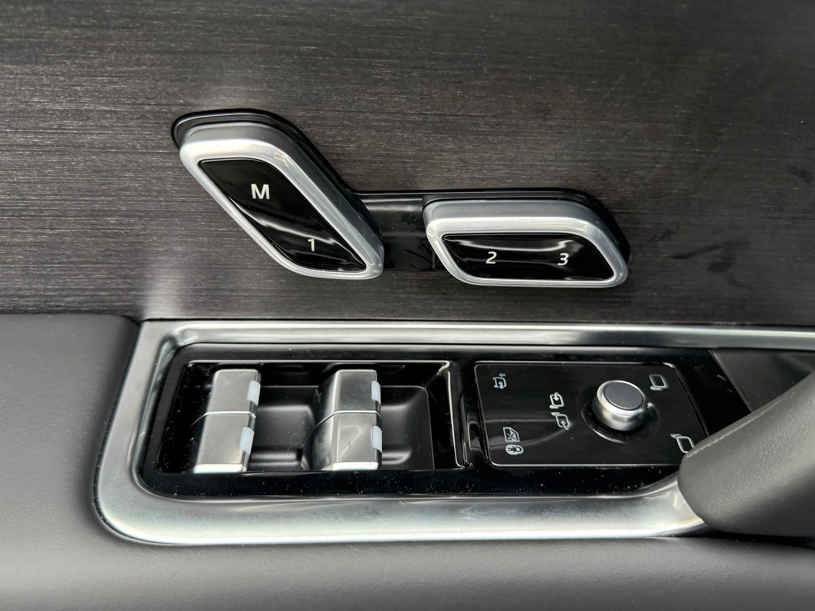 New 2026 Land Rover Range Rover SE AWD/4WD image 15