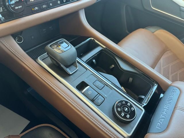 Used 2024 Nissan Pathfinder Platinum w/ Cargo Package image 12