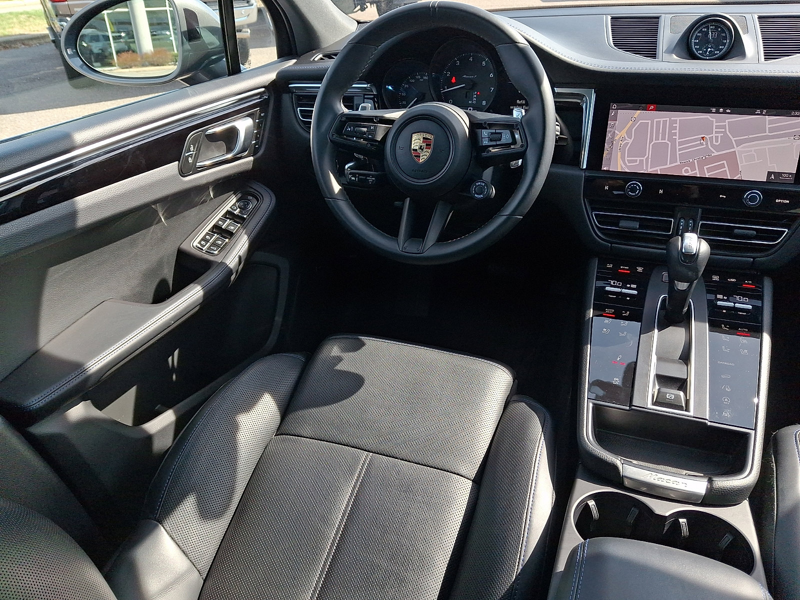 Used 2024 Porsche Macan Turbo image 14