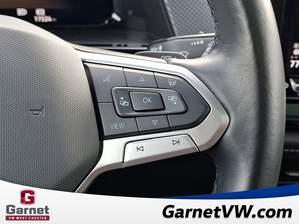 Certified 2024 Volkswagen Atlas Cross Sport SEL R-Line image 23