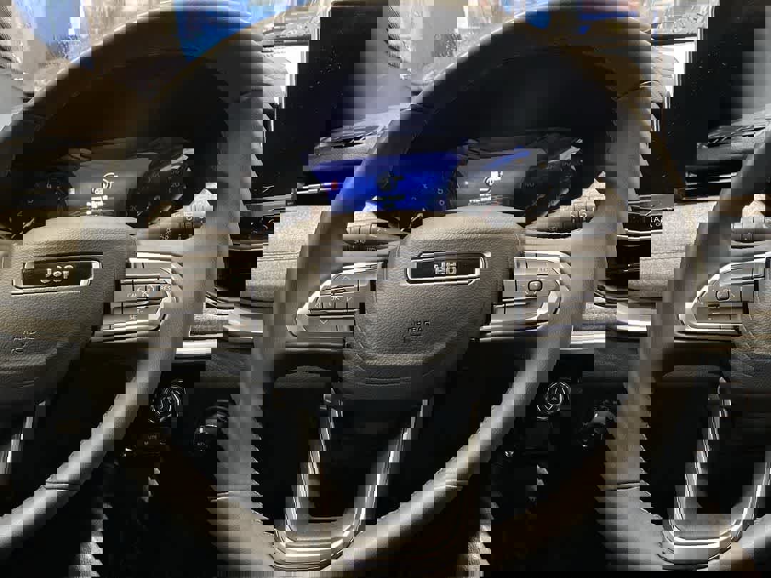 Used 2024 Jeep Compass Latitude image 17