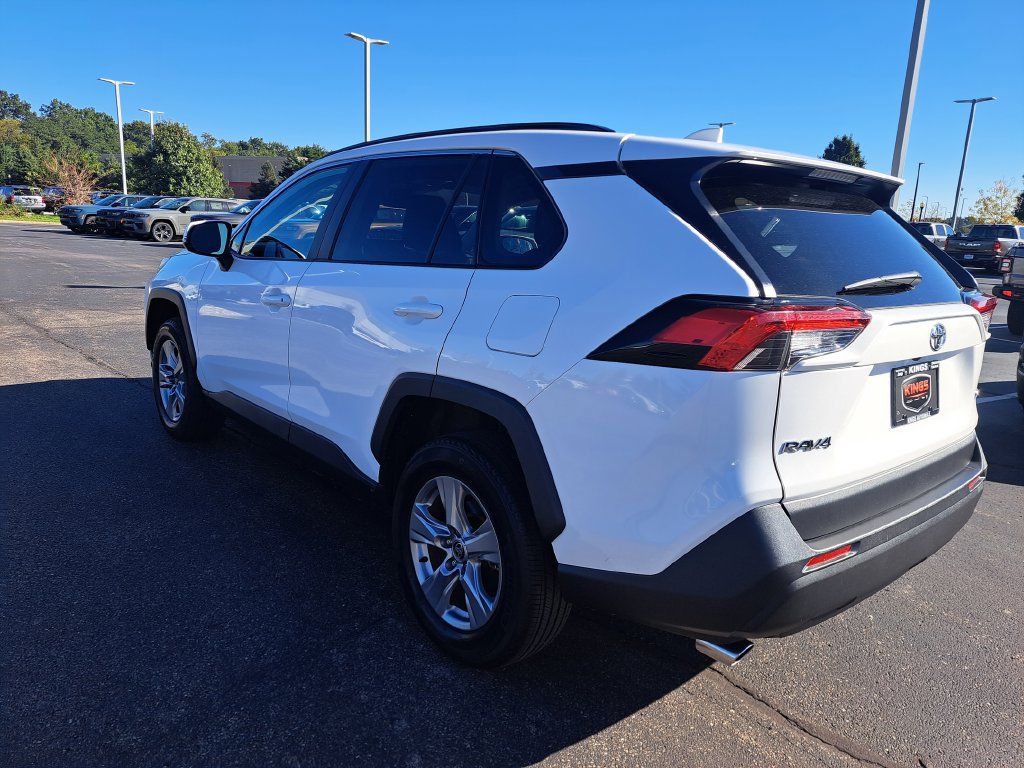 Used 2025 Toyota RAV4 XLE FWD image 5