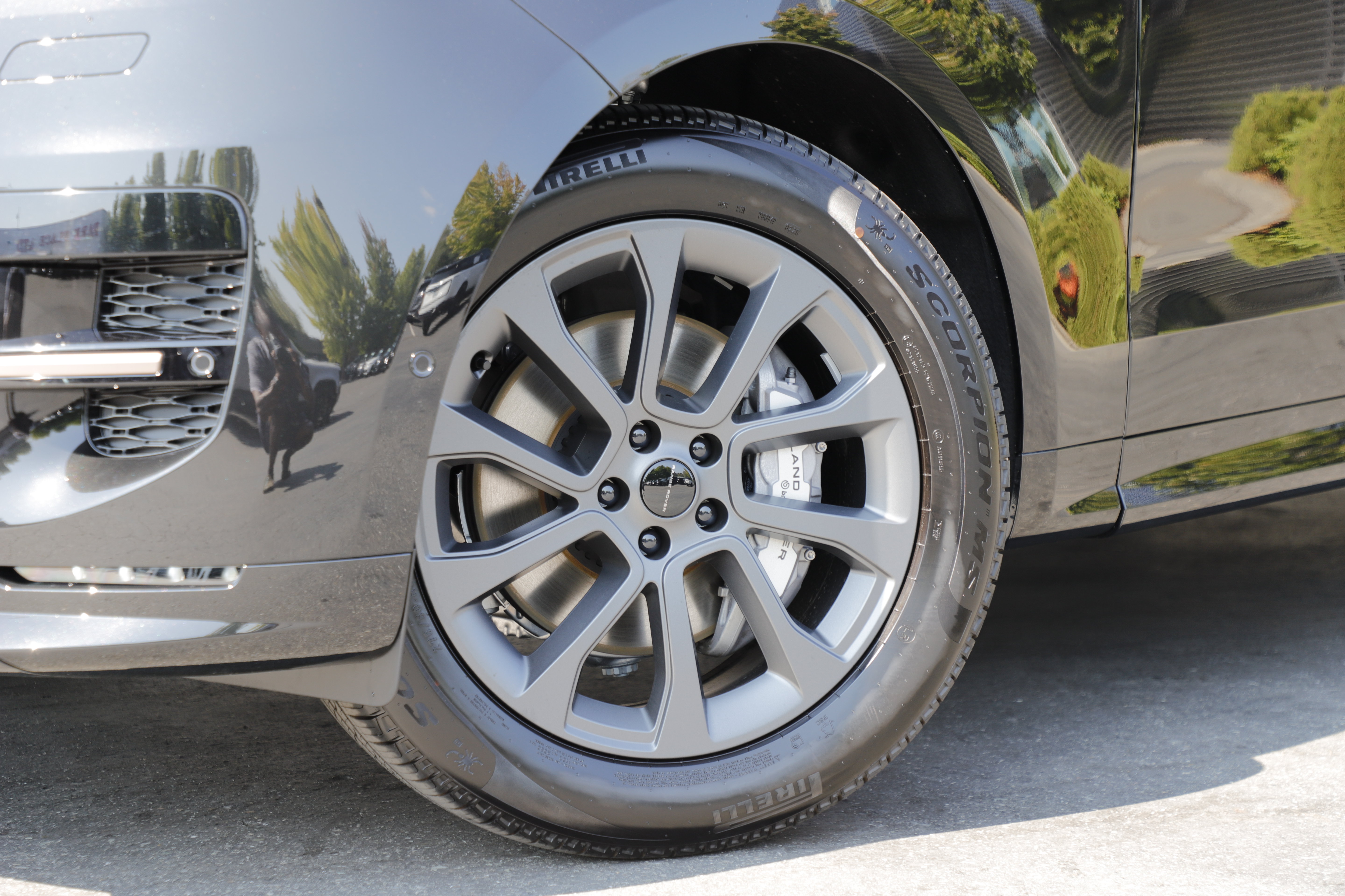 New 2026 Land Rover Range Rover Sport Dynamic SE AWD/4WD image 2