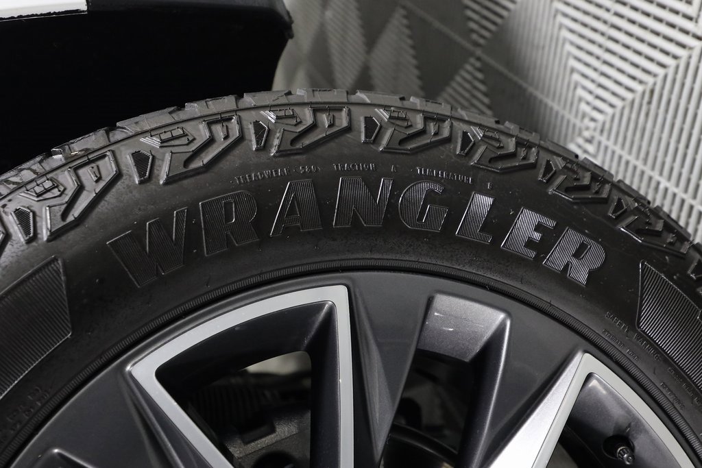 Used 2023 Chevrolet Tahoe Z71 w/ Z71 Off-Road Package image 51