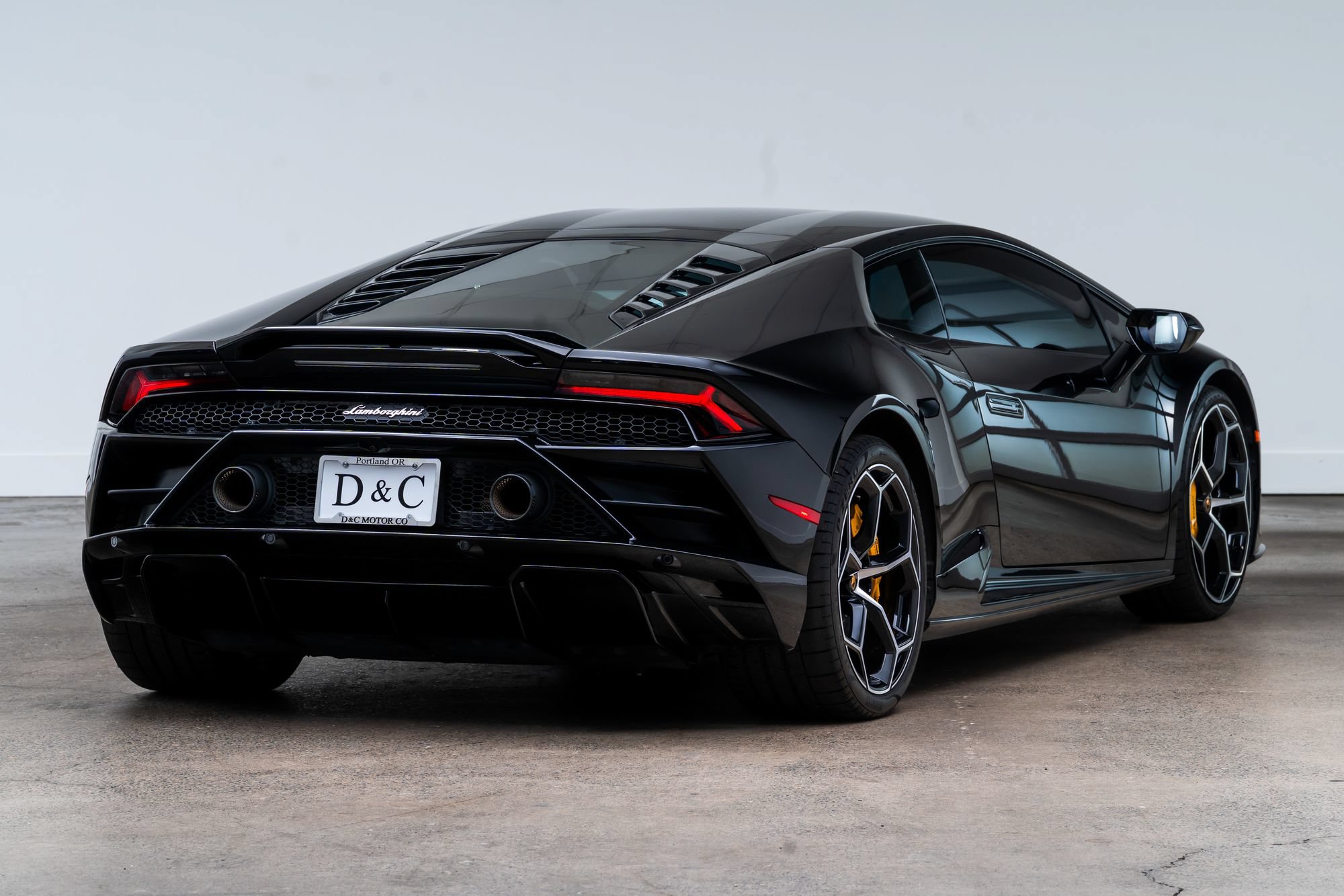 Used 2022 Lamborghini Huracan EVO RWD image 13
