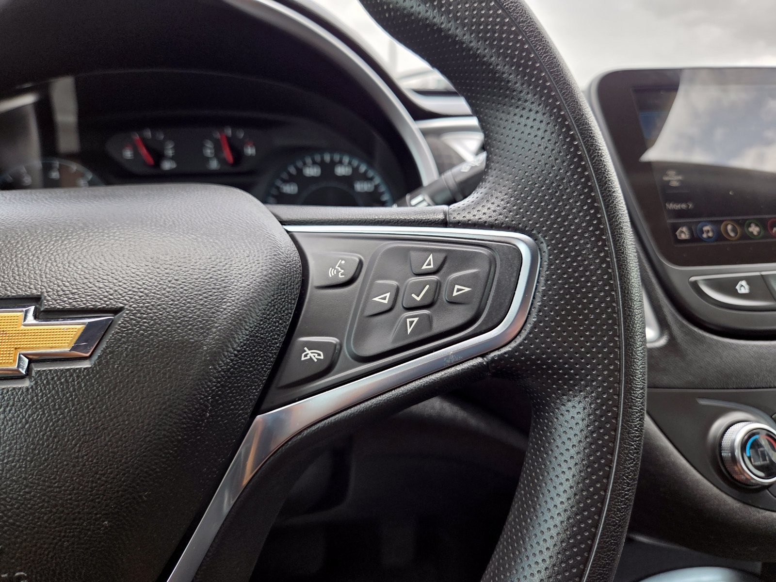 Used 2024 Chevrolet Malibu LT FWD image 43