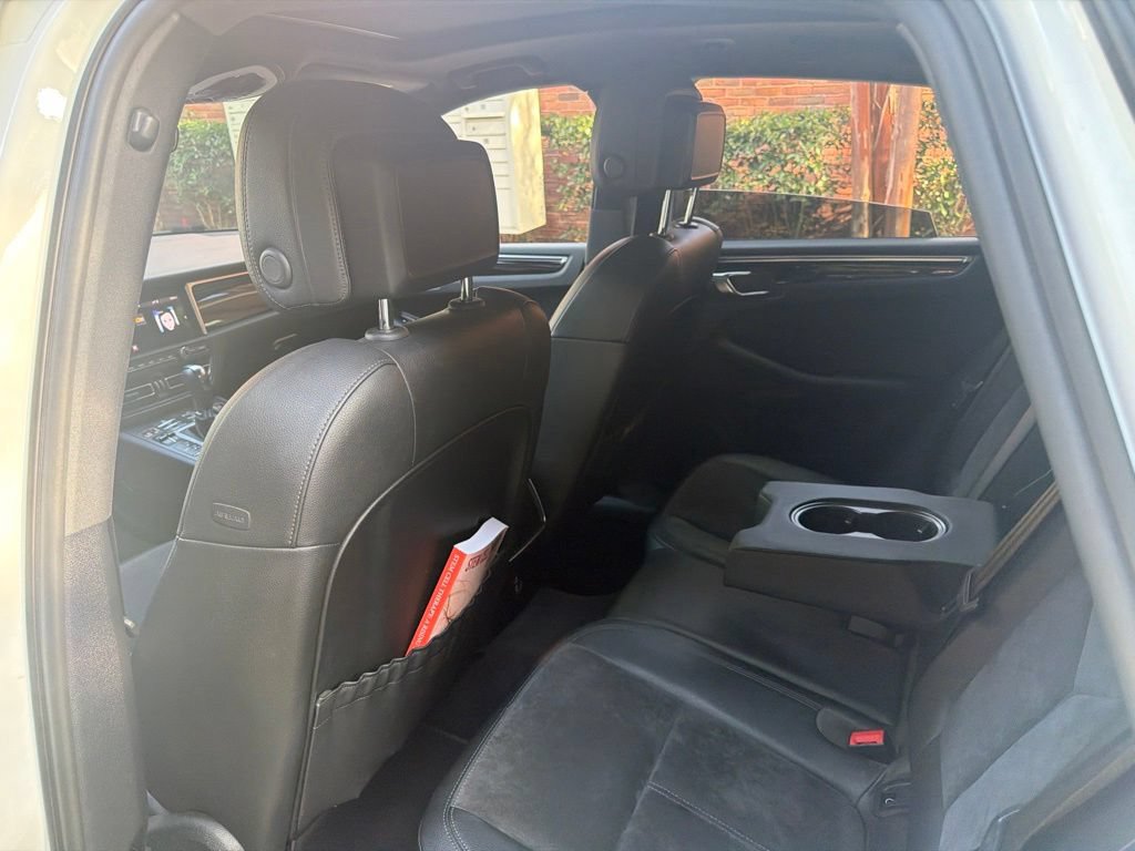 Used 2021 Porsche Macan AWD/4WD image 14
