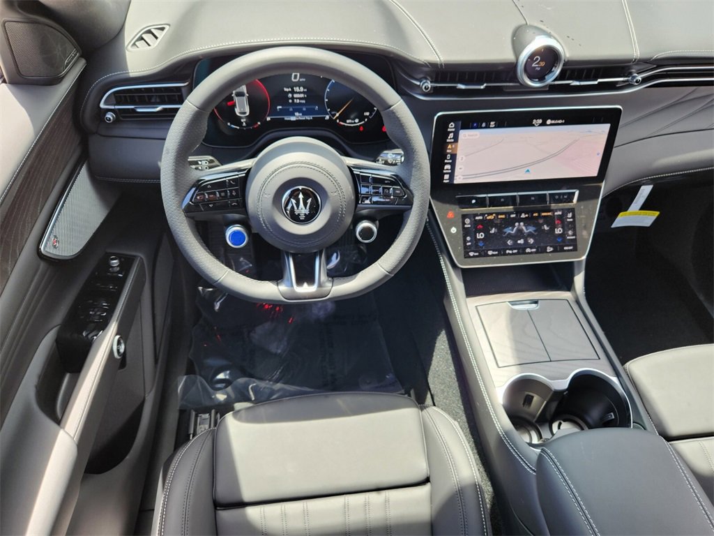 New 2025 Maserati Grecale GT image 8