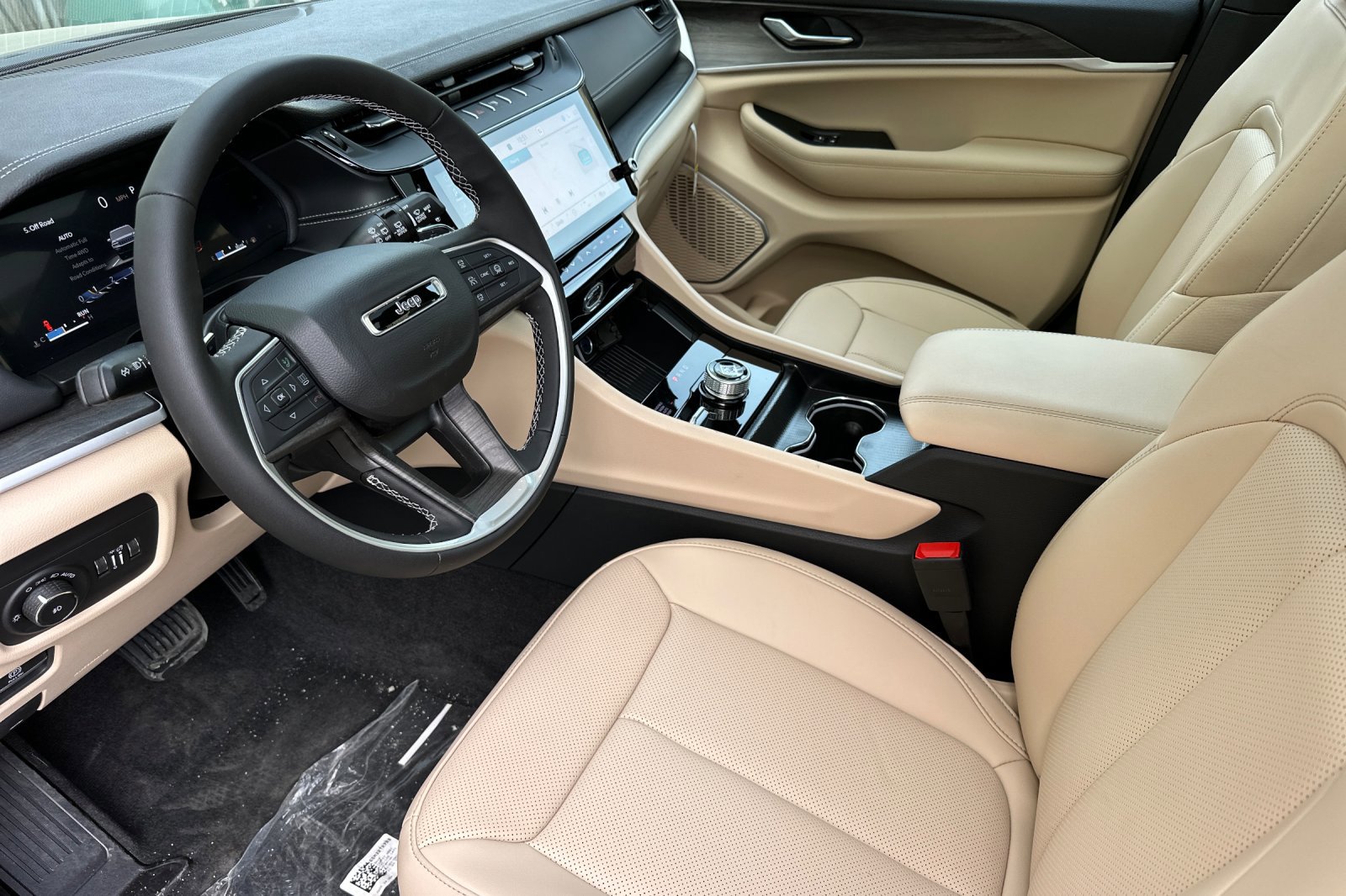 New 2026 Jeep Grand Cherokee L Limited AWD/4WD image 9