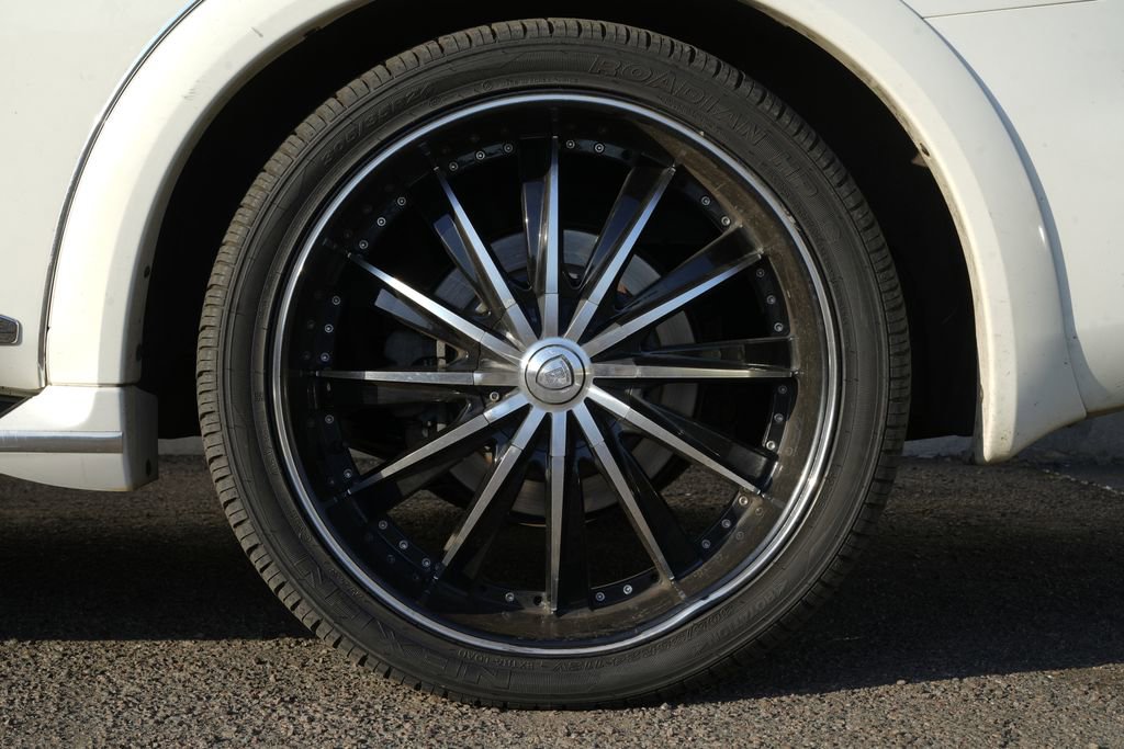 Used 2012 INFINITI QX56 4WD w/ Deluxe Touring Pkg image 14