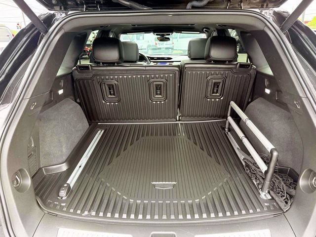 Used 2023 Cadillac XT5 Premium Luxury w/ LPO, Floor Liner Package FWD image 11