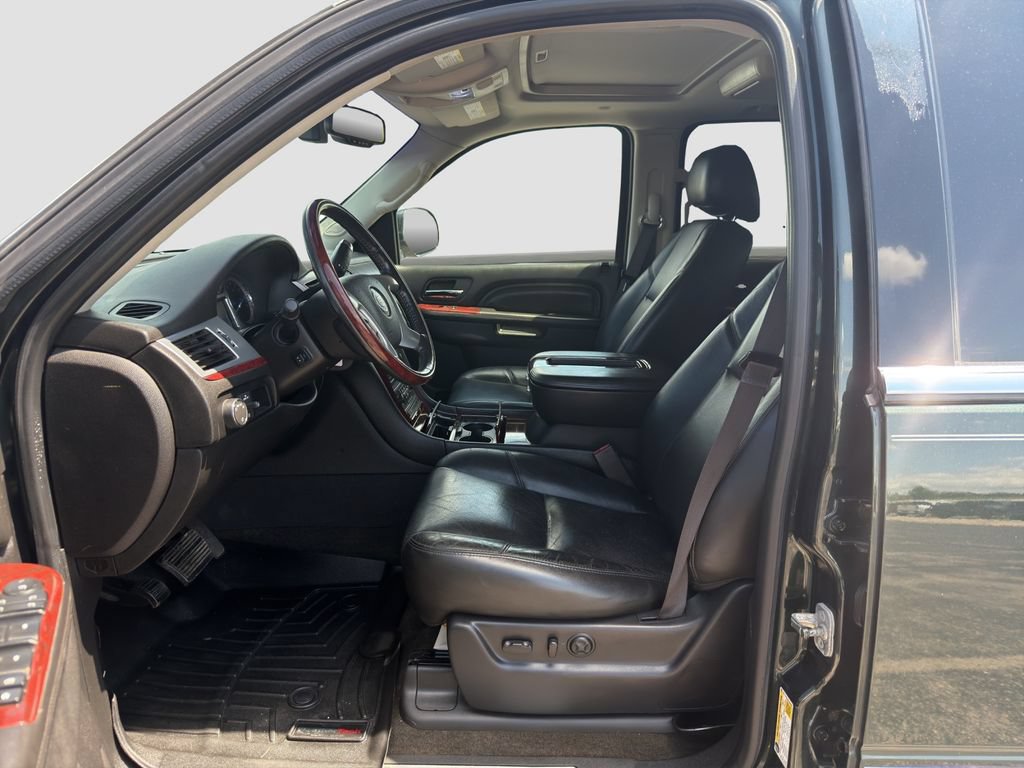 Used 2013 Cadillac Escalade EXT Premium AWD/4WD image 9