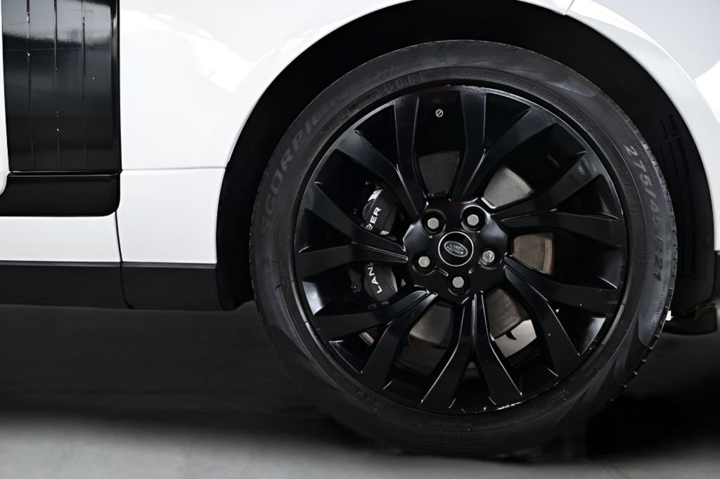 Used 2022 Land Rover Range Rover P525 Westminster Edition image 11