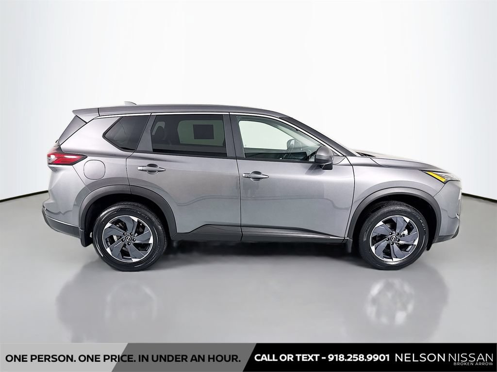 Certified 2025 Nissan Rogue SV FWD image 4