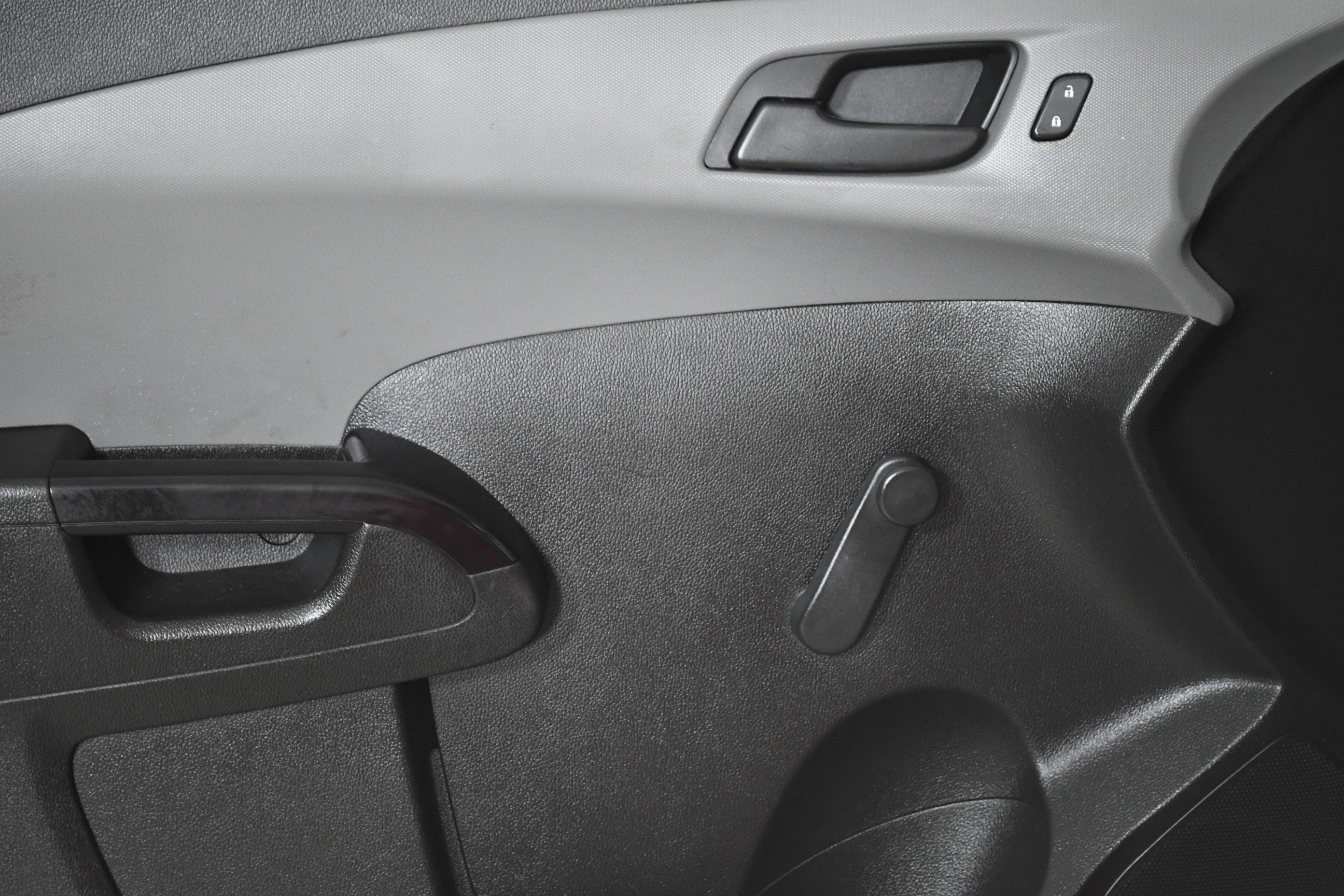 Used 2020 Chevrolet Sonic LT image 21