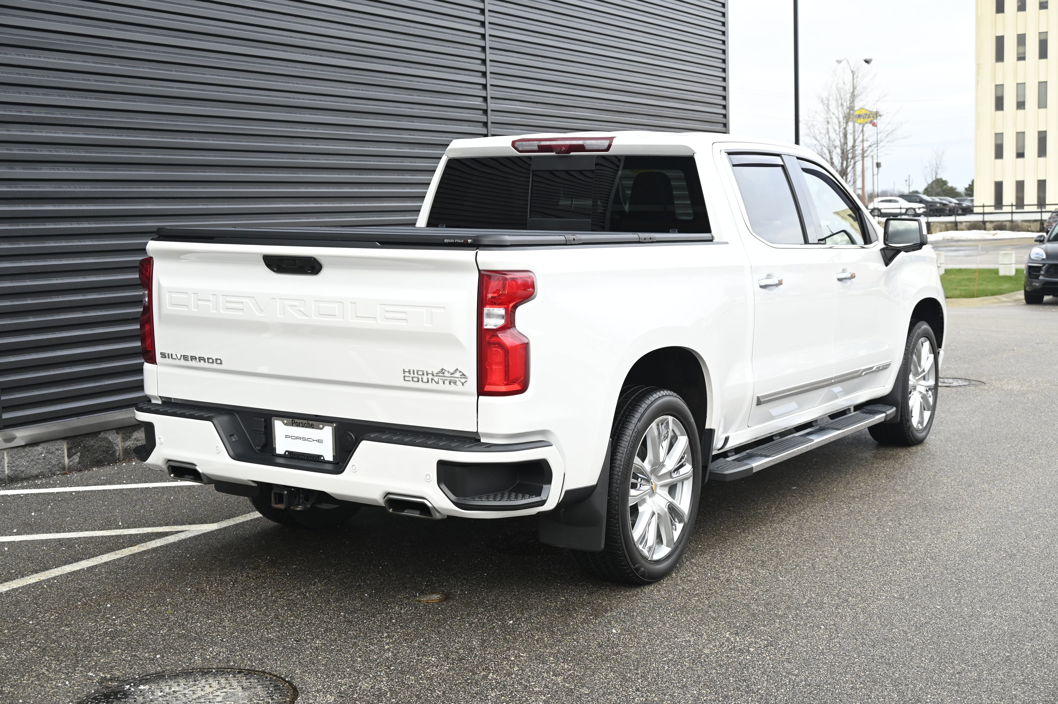 Used 2023 Chevrolet Silverado 1500 High Country w/ Technology Package image 7