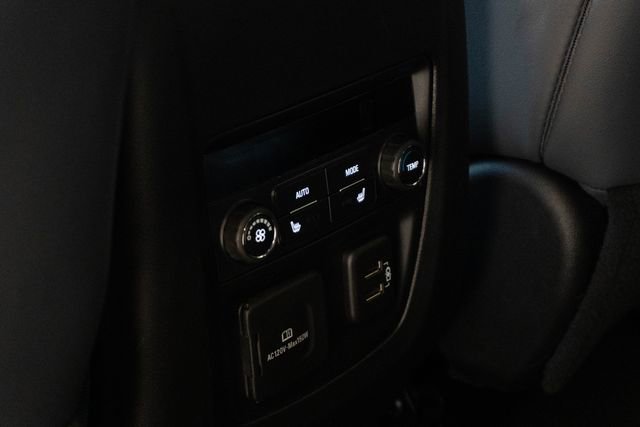 Used 2024 Buick Enclave Premium image 21