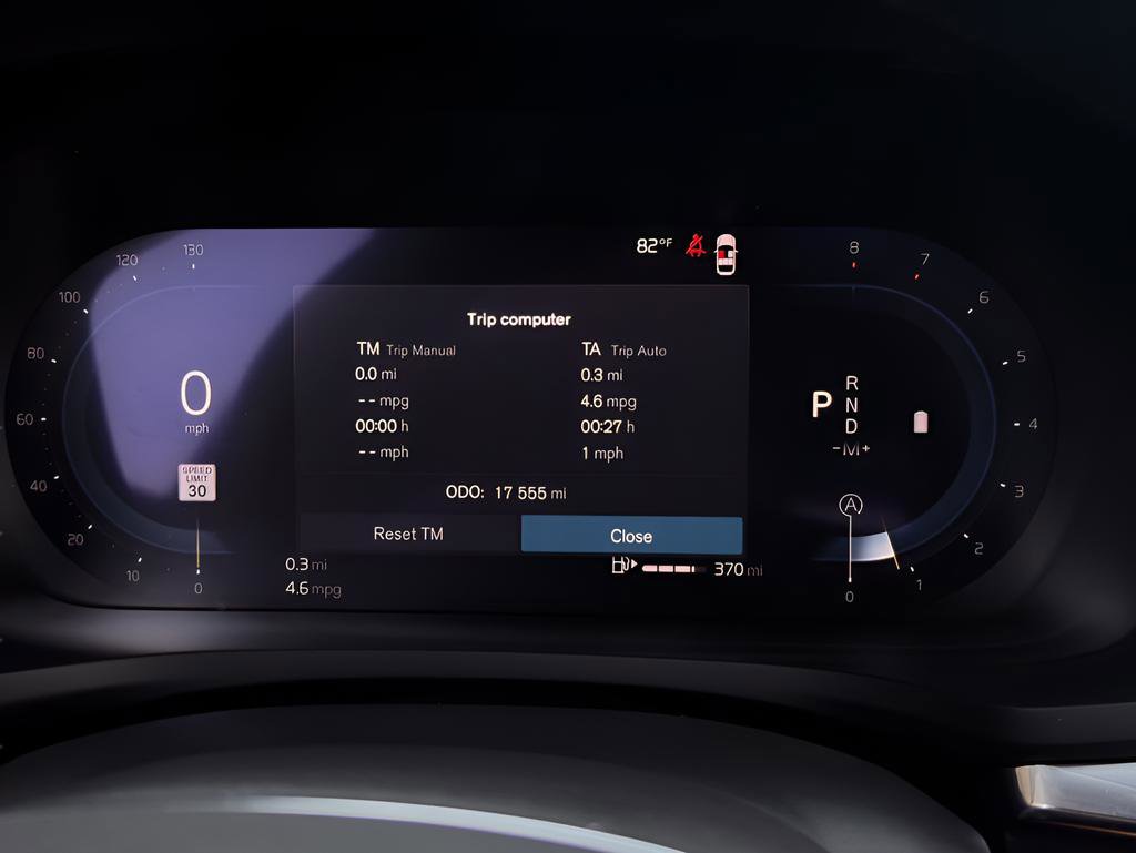 Used 2025 Volvo V60 B5 Cross Country Plus image 21