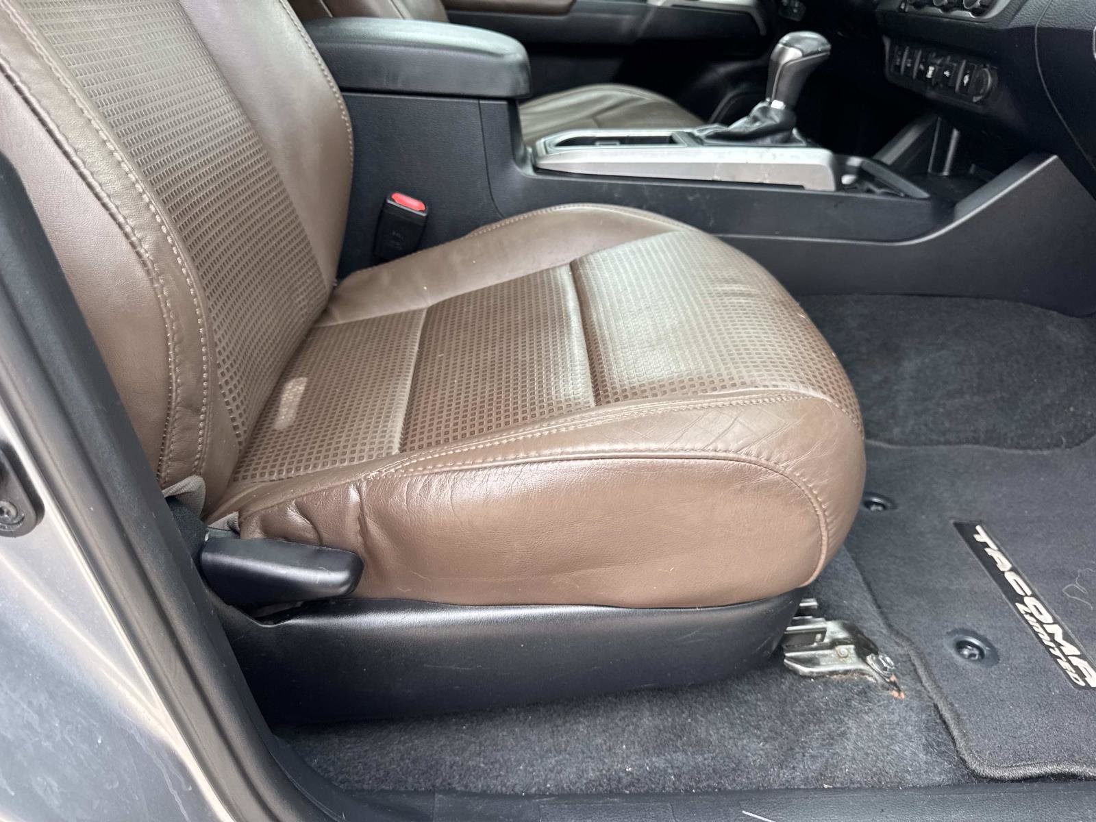 Used 2021 Toyota Tacoma Limited RWD image 11