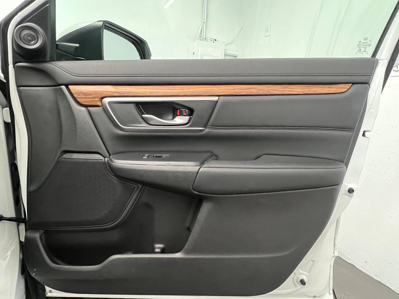 Used 2020 Honda CR-V Touring image 11
