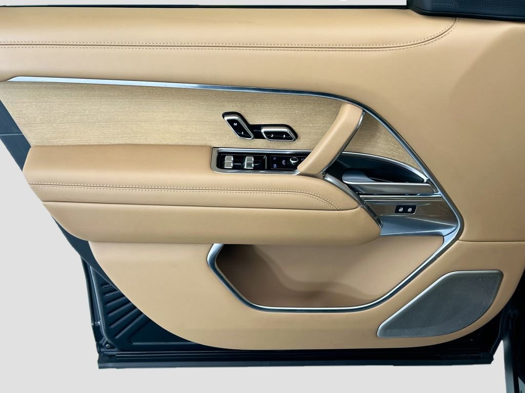 Used 2023 Land Rover Range Rover SV image 23