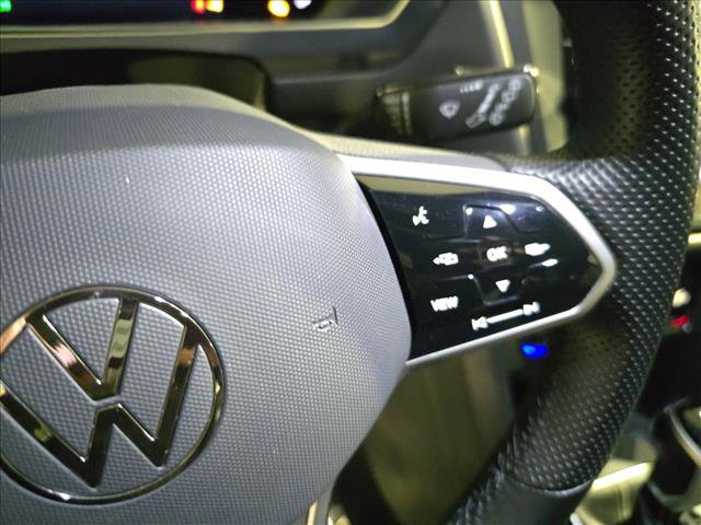 Used 2022 Volkswagen Tiguan SE R-Line image 21