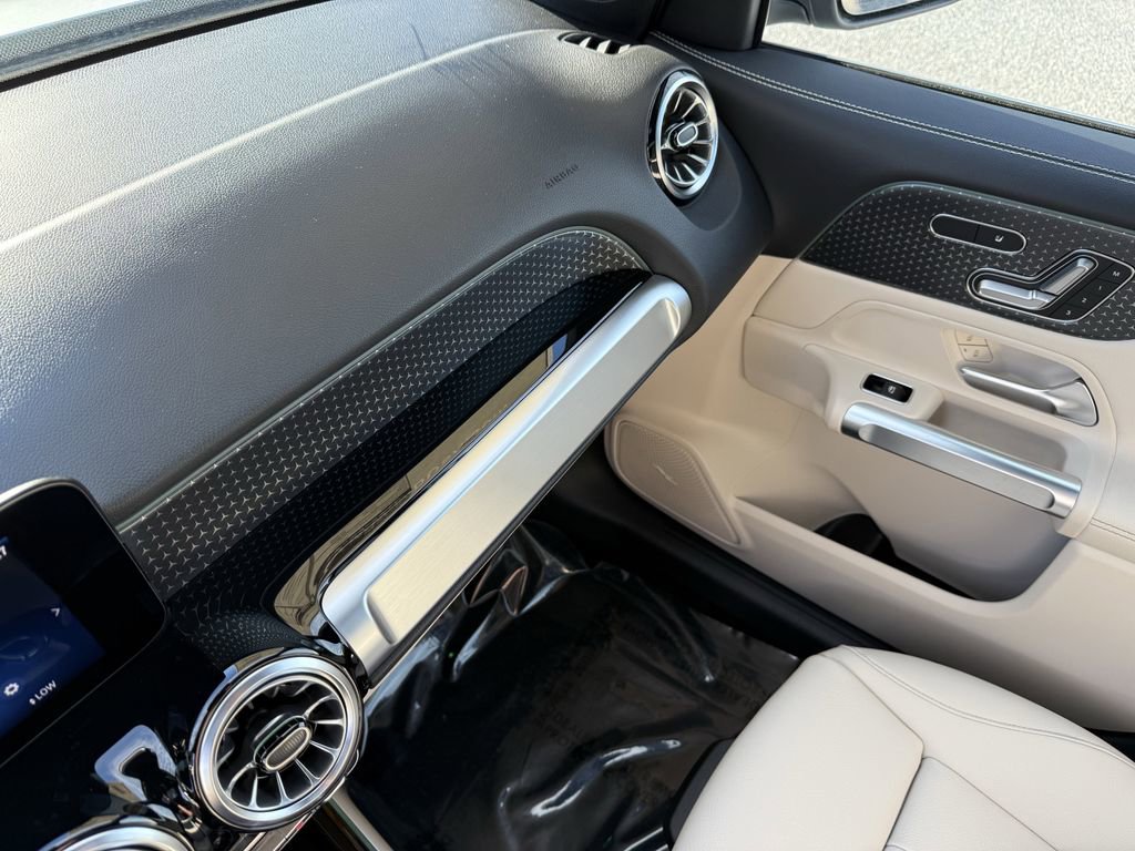 New 2026 Mercedes-Benz GLB 250 4MATIC image 25