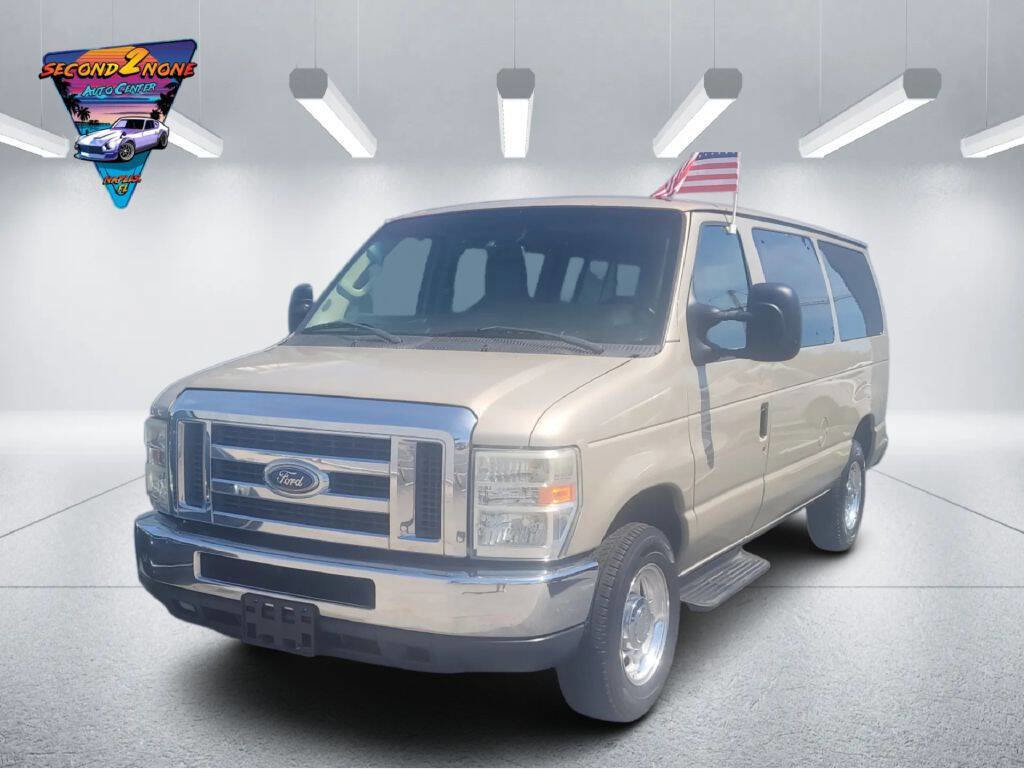 Used 2010 Ford E-150 and Econoline 150 Wagon RWD image 3