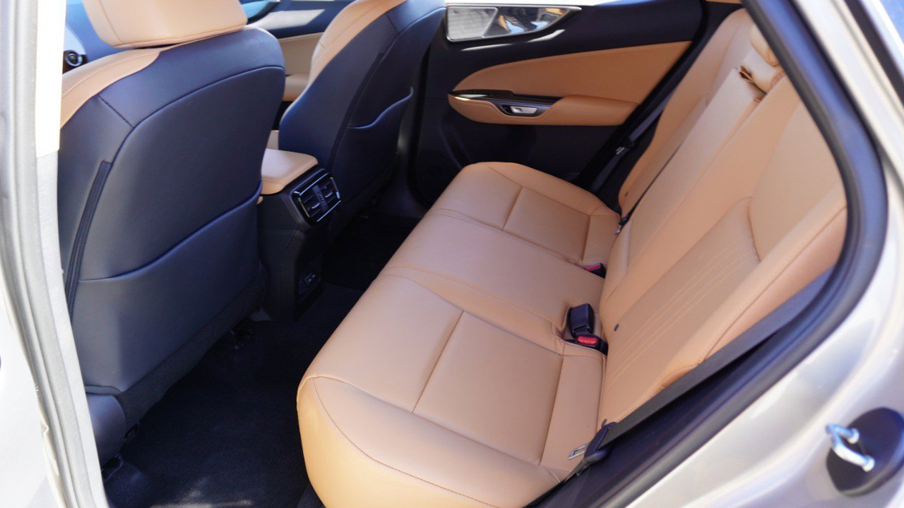 Used 2025 Lexus NX 250 FWD w/ Towing Package (2000 Lbs) image 30