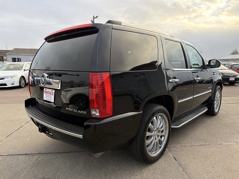 Used 2011 Cadillac Escalade AWD w/ Touring Package image 6