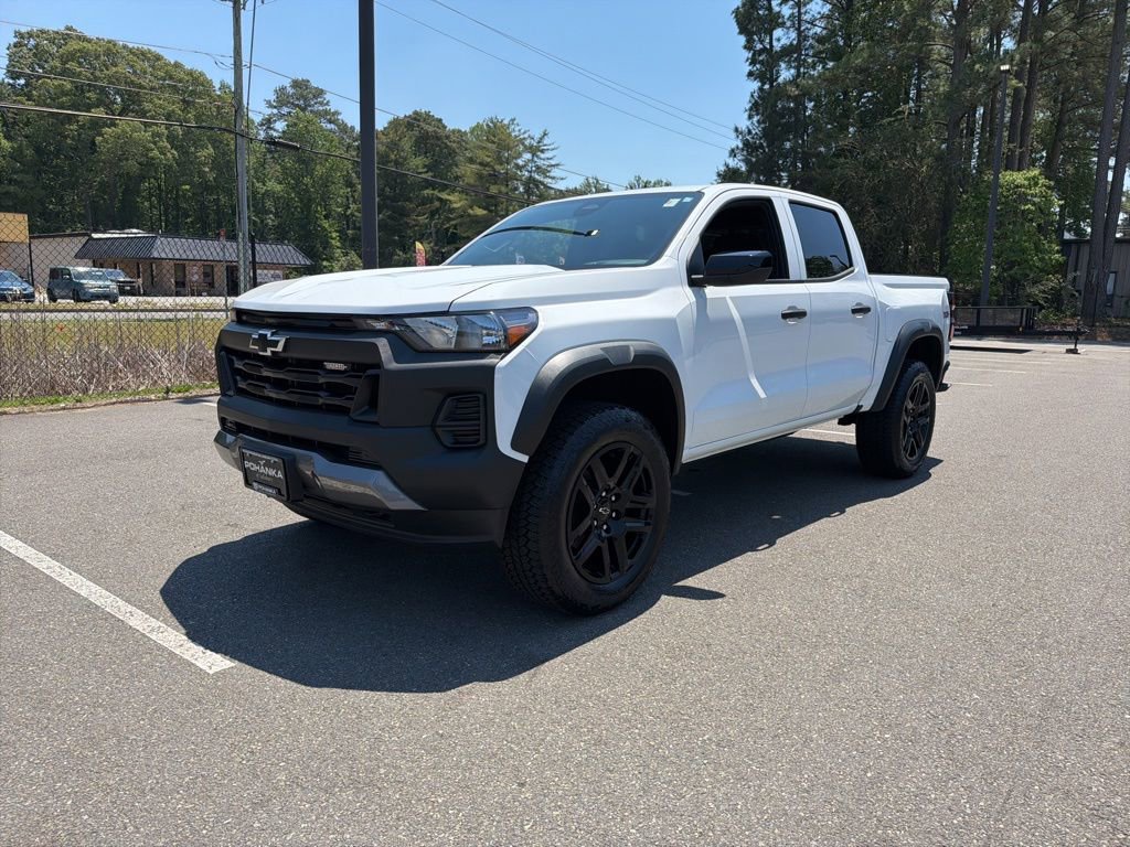 Used 2024 Chevrolet Colorado Trail Boss w/ Advanced Trailering Package AWD/4WD image 2