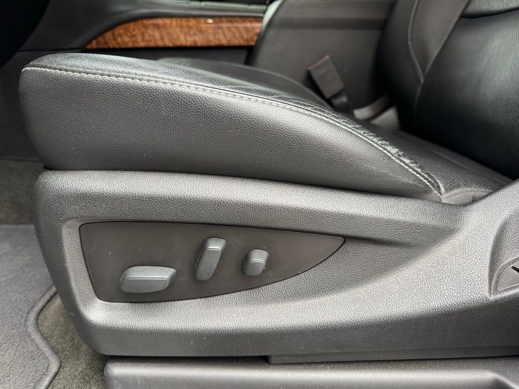 Used 2018 Chevrolet Suburban Premier w/ Max Trailering Package image 16